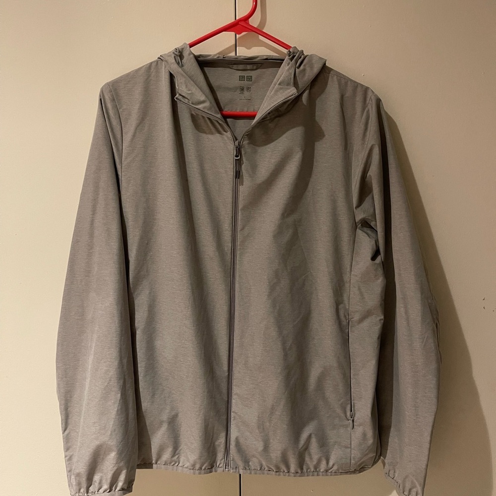 Uniqlo Men's Light Gray Hooded Windbreaker